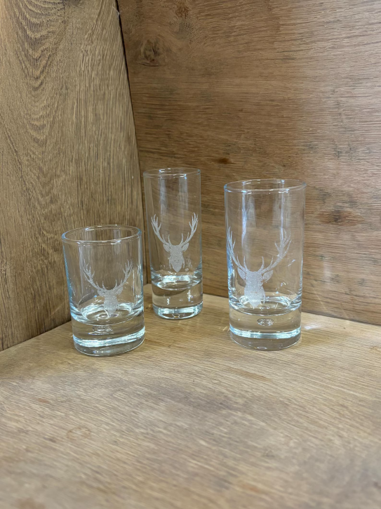 Schnapsglas / Shotglas mit Hirschkopf Gravur